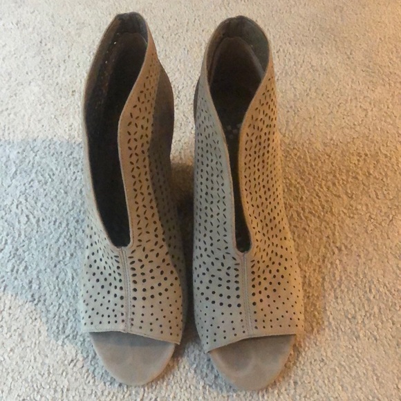 kainan open toe bootie vince camuto